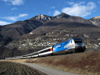 [Re 460 "Zugkraft Aargau" con treno Interregio Locarno-Zurigo]
