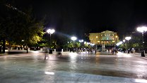 [Syntagma, la piazza del Parlamento di Atene]