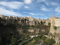 [La città di Cuenca e il convento di San Pablo viste dalla valle del fiume Huécar]