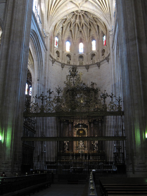 [Abside della Cattedrale di Segovia.]