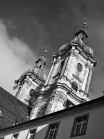 [I due campanili gemelli della cattedrale di San Gallo.]