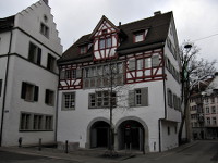 [Facciata di una casa a graticcio nel centro storico di San Gallo.]