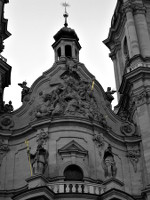 [Gruppo scultoreo sulla facciata della cattedrale di San Gallo]