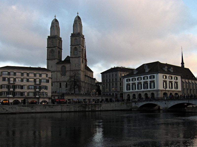 [La chiesa di Grossmünster a Zurigo]