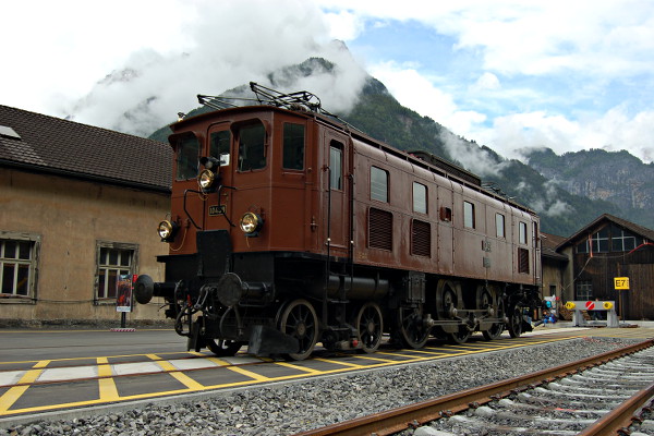 [Locomotiva elettrica Ae 3/6<sup>II</sup> 10439 (Erstfeld, 4 giugno 2016)]