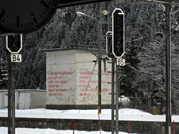 [Ode alla montagna nella stazione di Göschenen]