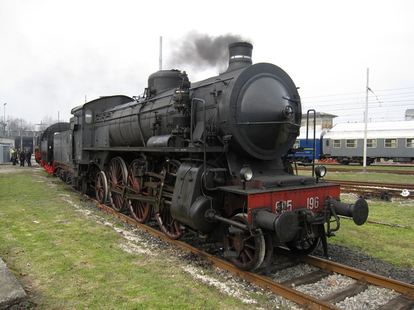 [Locomotiva Gr 685.196 in sosta
a Milano Smistamento durante il Porte Aperte di marzo 2013]