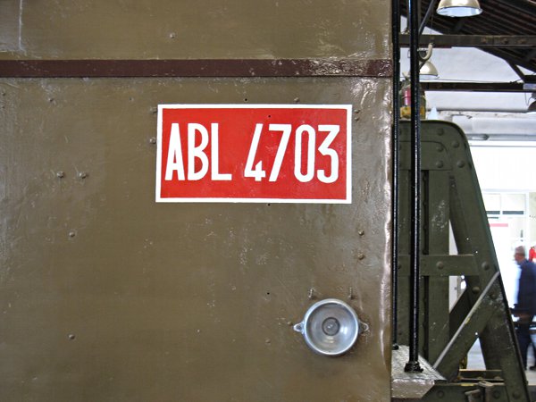 [Marcatura dell'automotore  Badoni ABL 4703  "sogliola".  La
Spezia, 4 giugno 2011.]