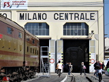 [Locomotiva elettrica FS E645.090 davanti alla Squadra Rialzo Milano Centrale]