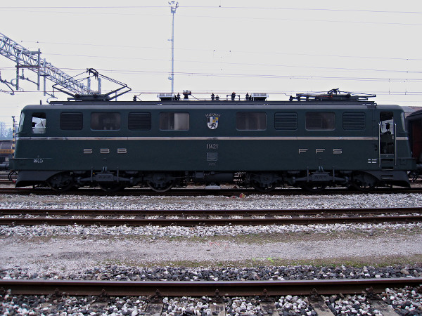 [Locomotiva elettrica Ae 6/6 11421 a Luino (12 marzo 2011)]